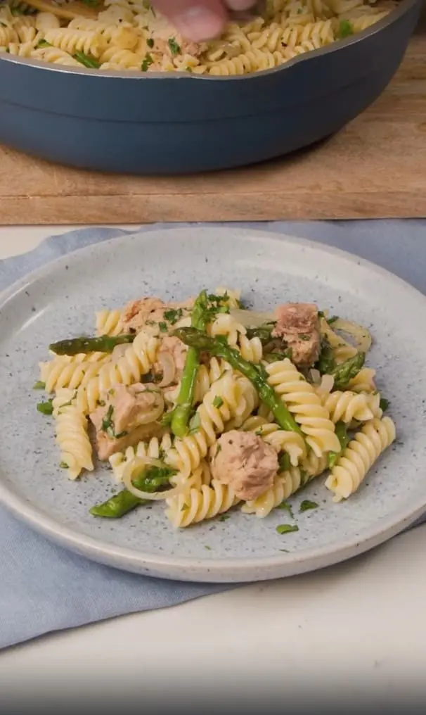 Джирандоле со спаржей и тунцом