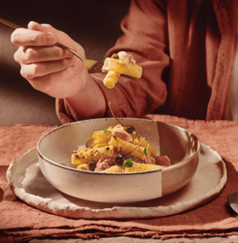 Тортильони с тунцом и соусом из Пармезана