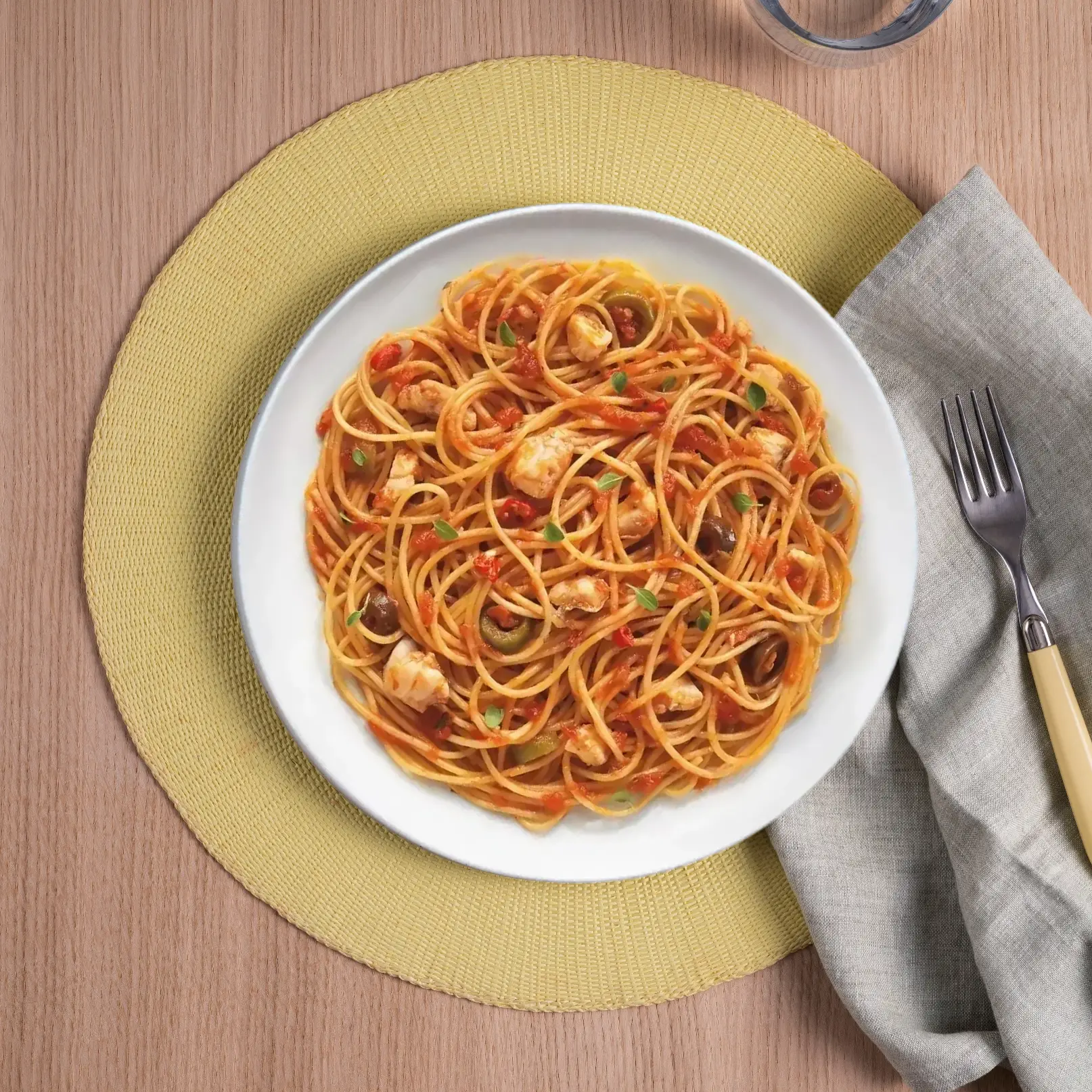 Спагеттини с рыбой, орегано и соусом Базилико